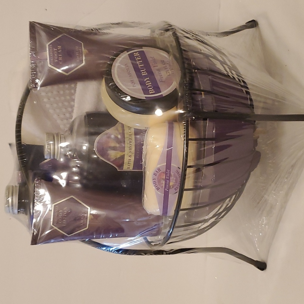 Vintage Portfolio Freesia Violet Gift Set In Metal Basket